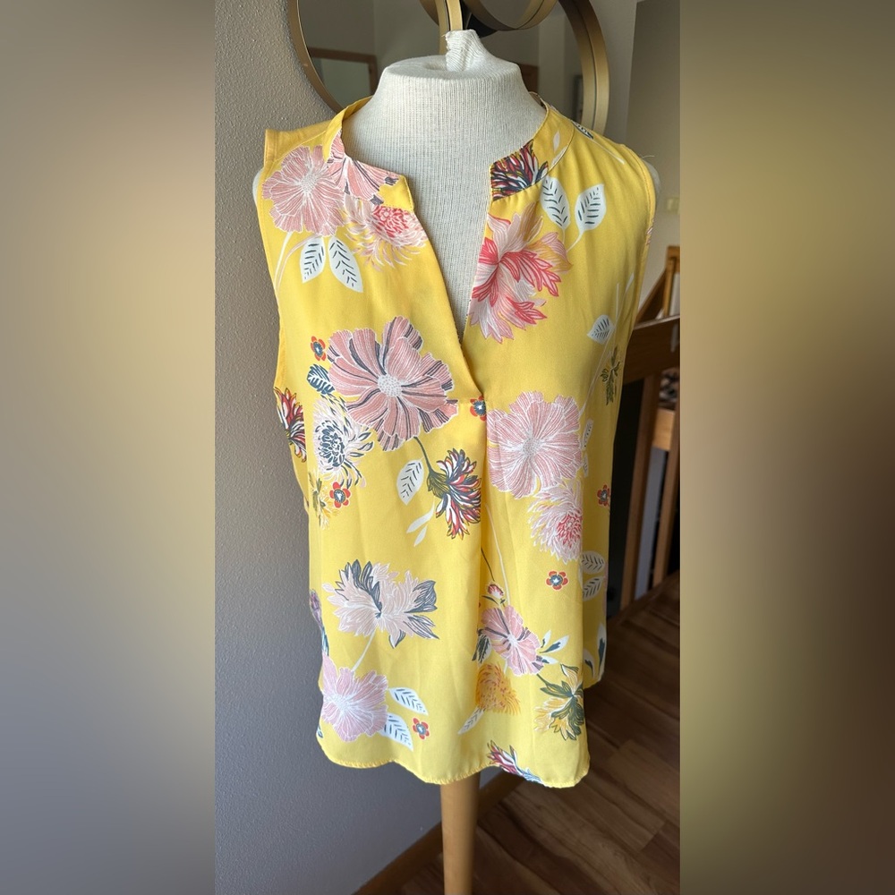 Loft outlet Sleeveless Yellow Floral top.  Size M